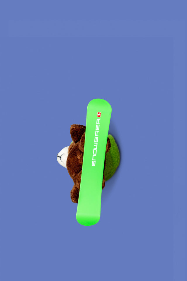 snowbaer on snowboard "green"