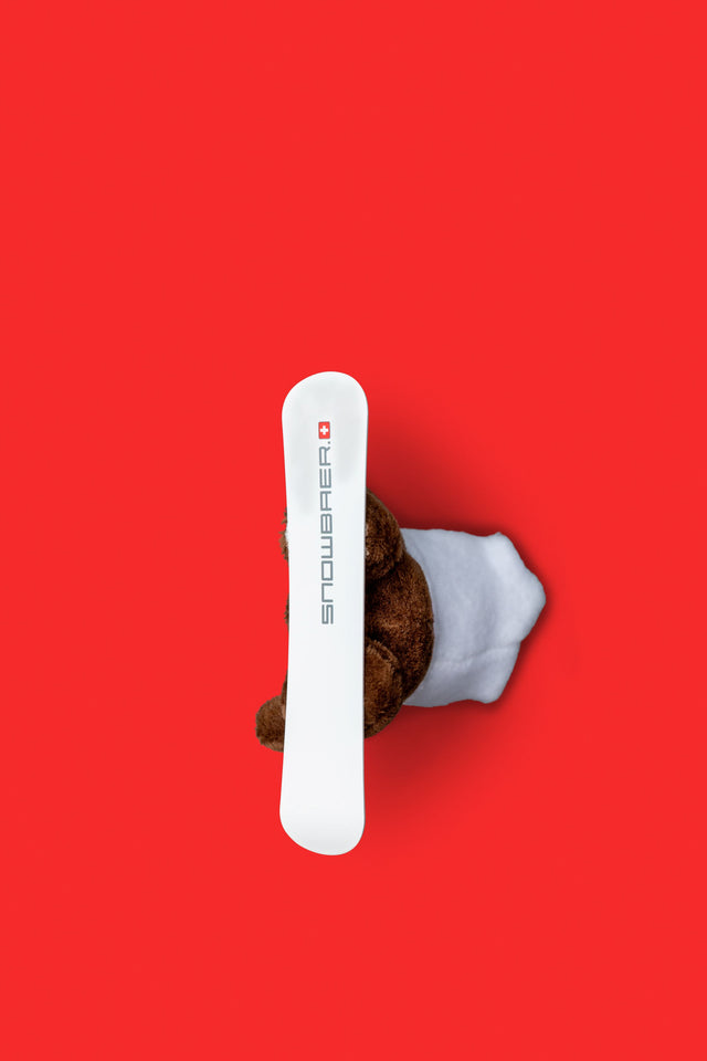 snowbaer on snowboard "white"